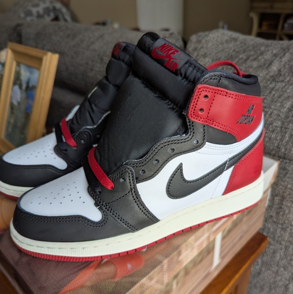 NWOT Nike Air Jordan 1 Retro High OG Black Red White Sneakers
